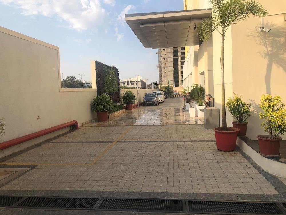 Holiday Inn Express Nashik Indira Nagar By Ihg Экстерьер фото